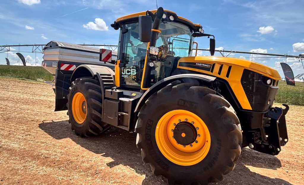 noticias maquinaria JCB con sus nuevos Fastrac de la serie ICON