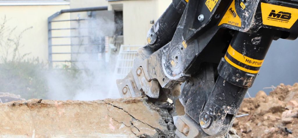 noticias maquinaria MB Crusher revoluciona la demolición con sus nuevas pinzas