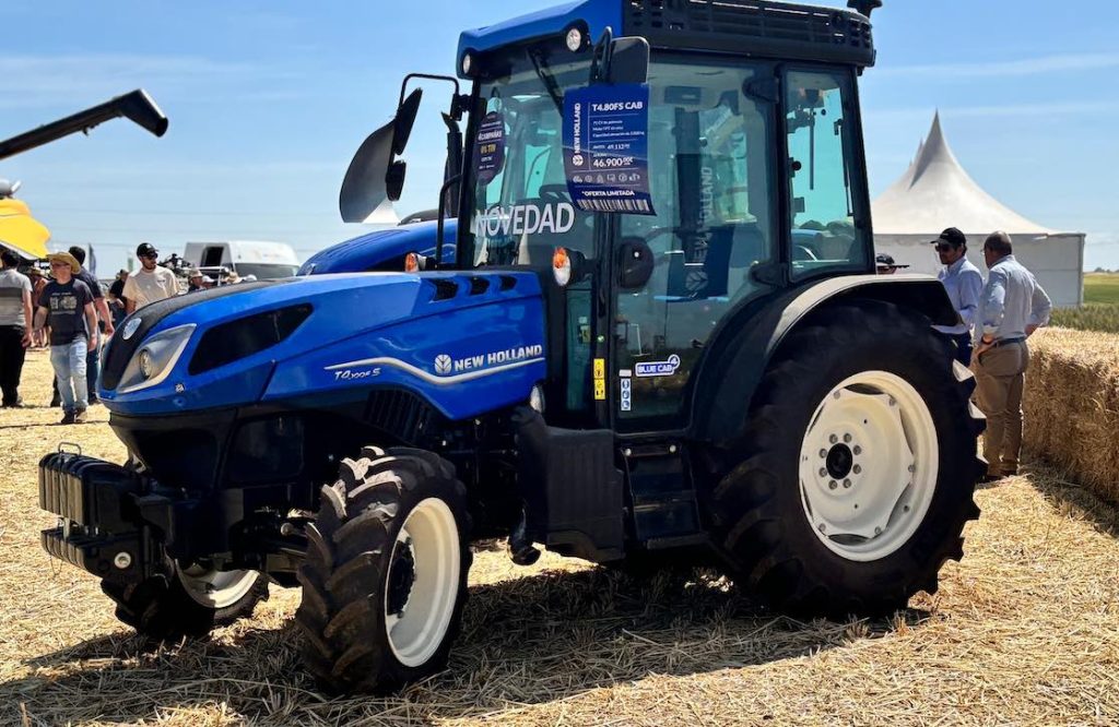 noticias maquinaria New Holland expone su nuevo T4F S CAB en Demoagro