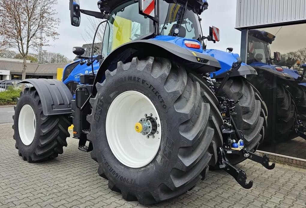 noticIas maquinaria El BKT AGRIMAX V-FLECTO sobre el New Holland T7.300