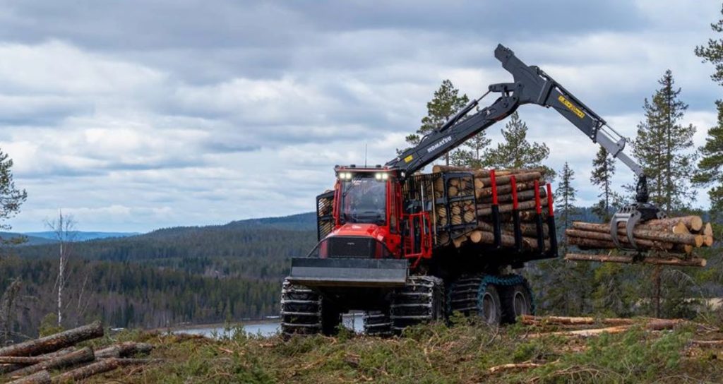 noticIas maquinaria Komatsu Forest lanza al mercado el Komatsu 898