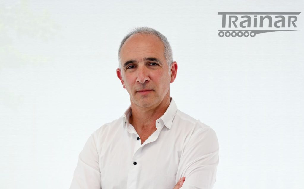 noticIas maquinaria Trainar Semirremolques refuerza su equipo comercial