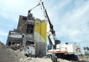 noticias maquinaria Hercal aquiere la excavadora Liebherr R 980 Demolition