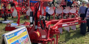 noticias maquinaria Ovlac con su arado Mini NH en Öko-Feldtage 2025