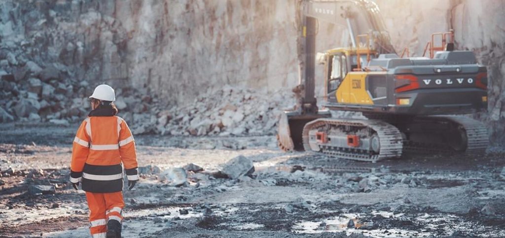 noticias maquinaria Volvo CE refuerza su producción global de excavadoras de orugas