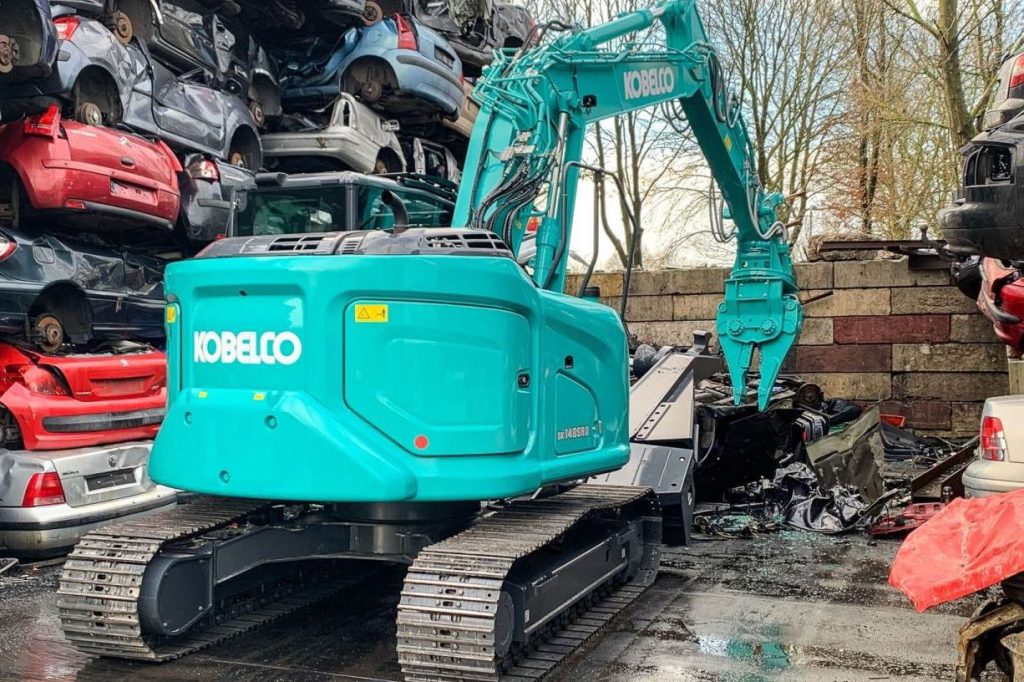 noticias maquinaria excavadora de demolición Kobelco SK140SRD
