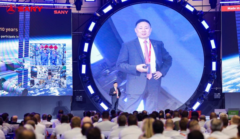 noticIas maquinaria SANY acoge en su sede a más de 500 clientes y distribuidores europeos