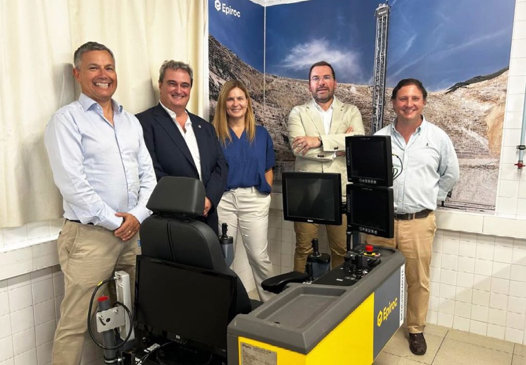 noticias maquinaria Epiroc entrega simulador BenchRemote Mk Universidad NOVA