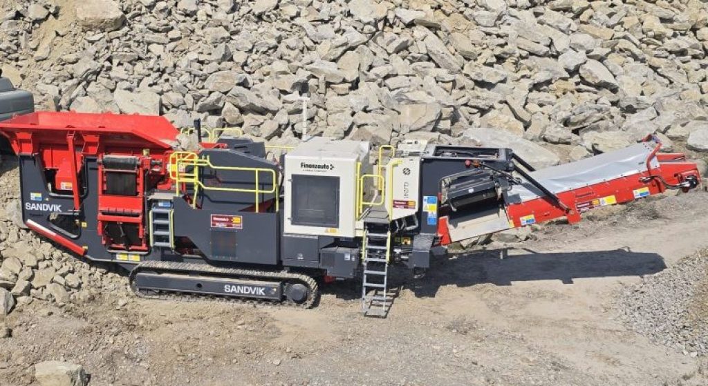 noticias maquinaria Finanzauto entrega una machacadora Sandvik QJ241 a FERPI TRANSPORTES Y OBRAS S.A.