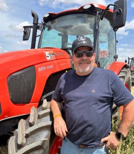 noticias maquinaria Julio Arias y la Serie M de Kubota en el Campo Extremeño