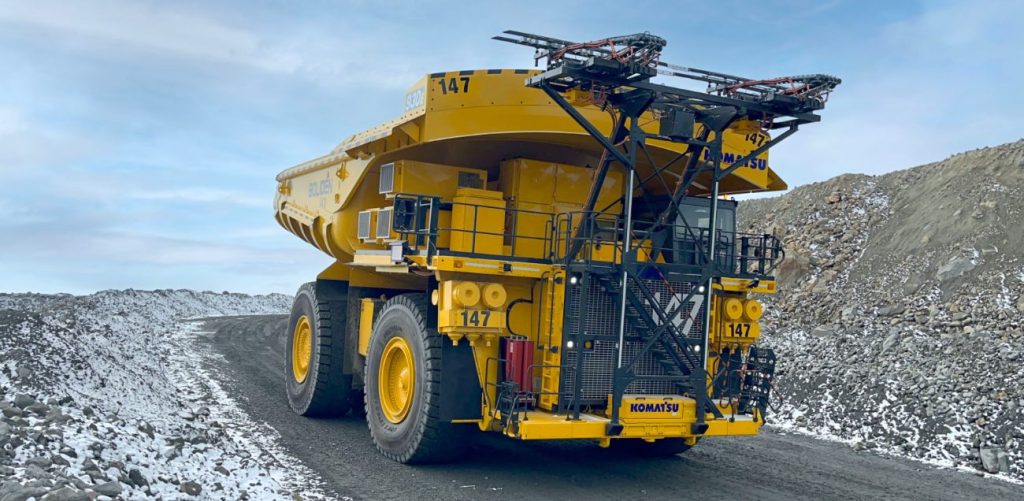 noticias maquinaria Komatsu pone en marcha el camión diésel-trolley Power Agnostic