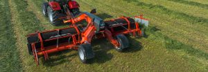 noticias maquinaria La gama de hileradores de cinta KUHN evoluciona en MERGE MAXX 102