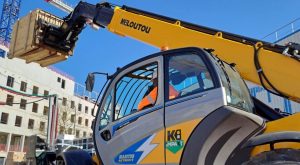 noticias maquinaria Manitou, Kiloutou y Bouygues prueban la primera manipuladora “retrofit”