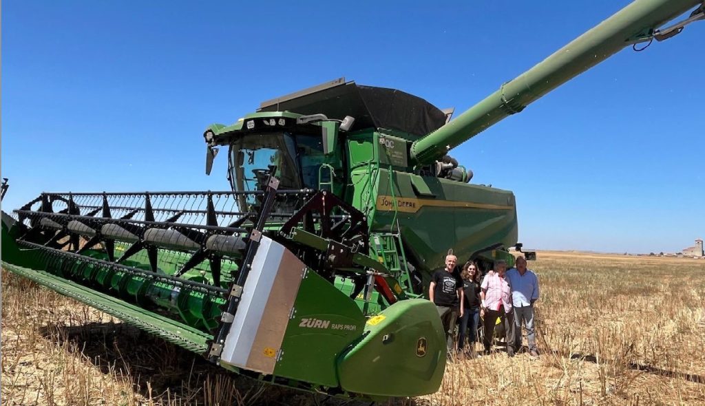 noticias maquinaria Agrícola Castellana cosechadora JohnDeere T5700Hillmaster