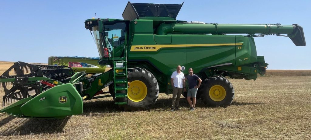 noticias maquinaria Agrícola Castellana entrega una John Deere T6 600