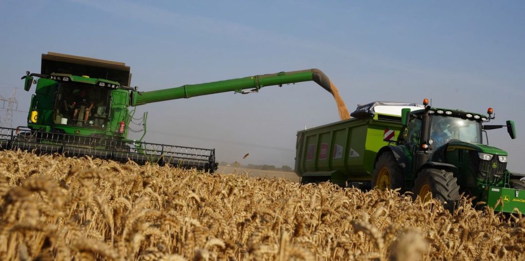 noticias maquinaria Agrícola Castellana entrega una John Deere T6 800