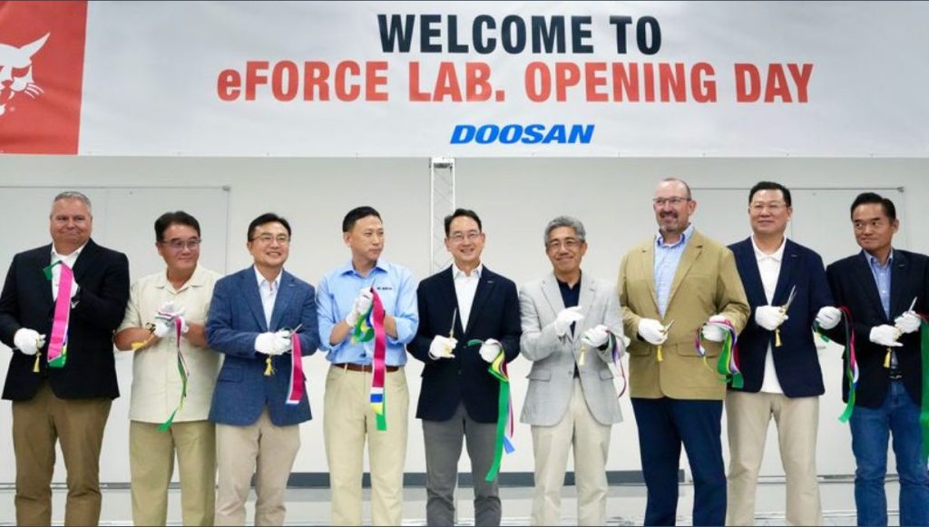 noticias maquinaria Doosan Bobcat inaugura eFORCE LAB