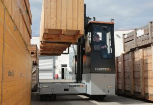 noticias maquinaria HUBTEX lanza nuevas carretillas eléctricas para la industria de la madera