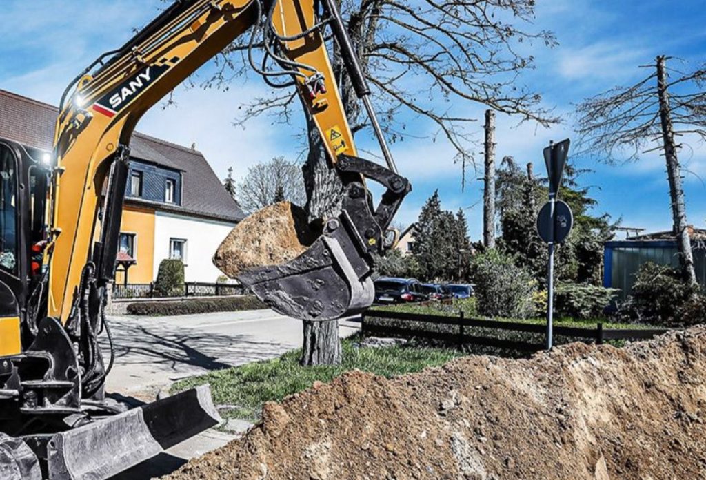 noticias maquinaria Rentaire amplía su flota con una nueva miniexcavadora SANY