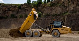 noticias maquinaria Caterpillar lanza nueva generación de camiones articulados