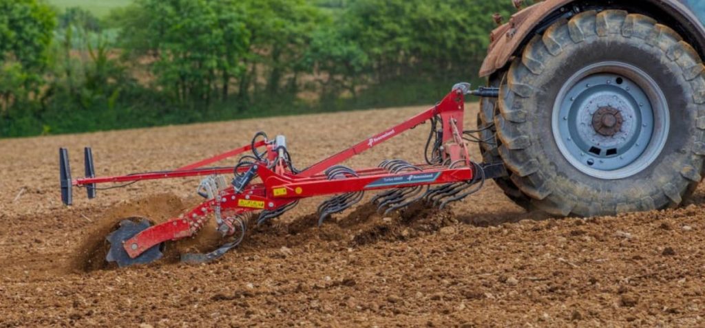 noticias maquinaria El Kverneland Turbo demuestra su eficacia en laboreo profundo