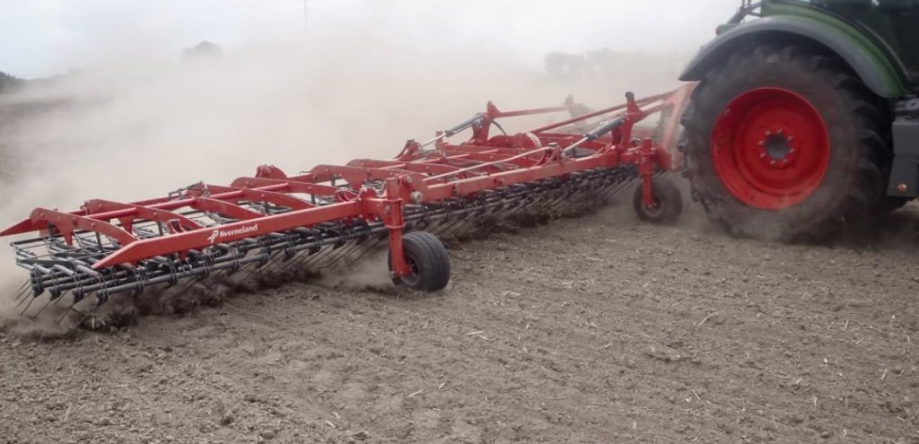 noticias maquinaria La nueva binadora de precisión con dedos de KVERNELAND
