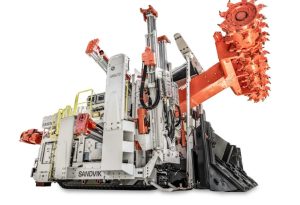 noticias maquinaria Sandvik lanza la nueva bolter miner MB672