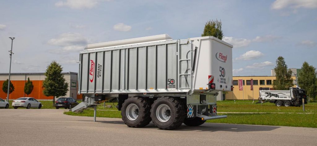 noticIas maquinaria 50 años de Fliegl_ La edición limitada del Gigant ASW 271 C