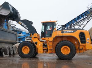 noticias maquinaria HDB Recycling incorpora su primera cargadora de ruedas Hyundai HL985A