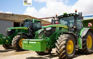 noticias maquinaria Agrícola Castellana entrega un tractor nuevo John Deere 6R 185
