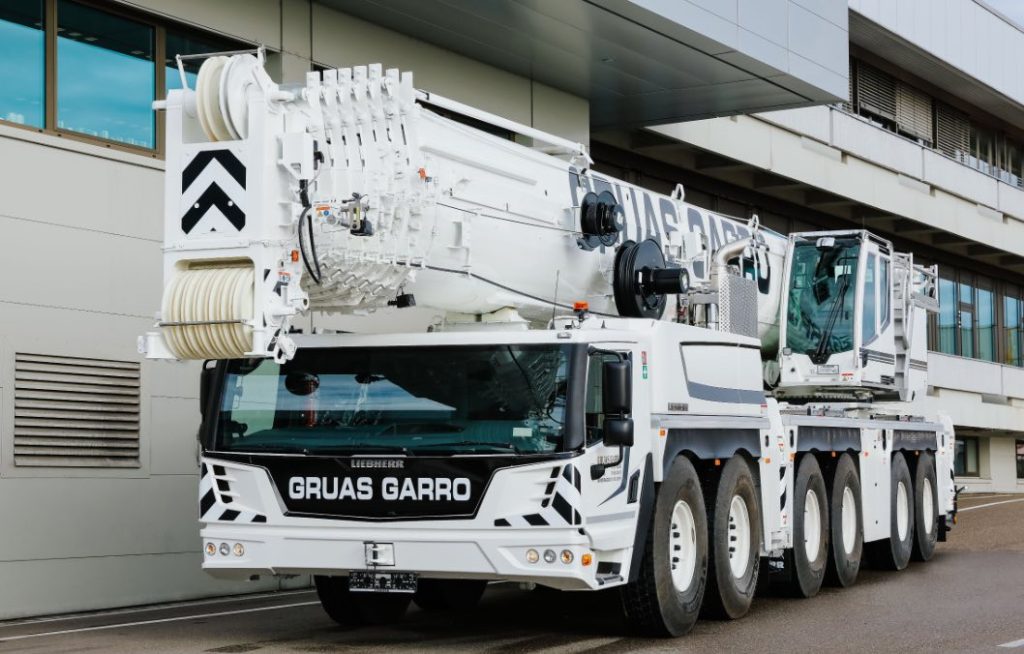 noticias maquinaria Grúas Garro primera Liebherr LTM 1300-6.4 en España