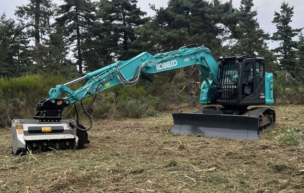 noticias maquinaria La excavadora Kobelco ED160BR para gestion forestal