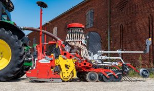 noticias maquinaria Nueva sembradora neumática AEROSEM F de PÖTTINGER