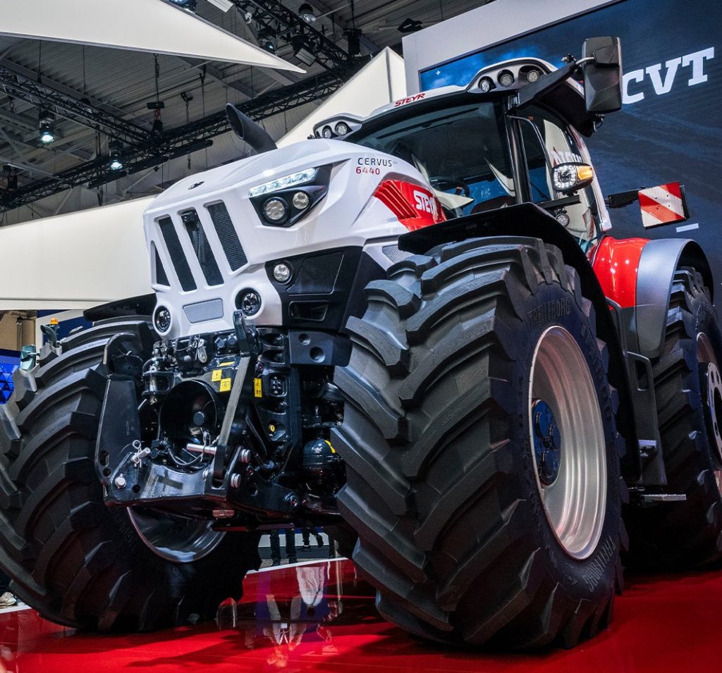 noticias maquinaria STEYR Traktoren presenta el nuevo STEYR® CERVUS CVT en Agritechnica
