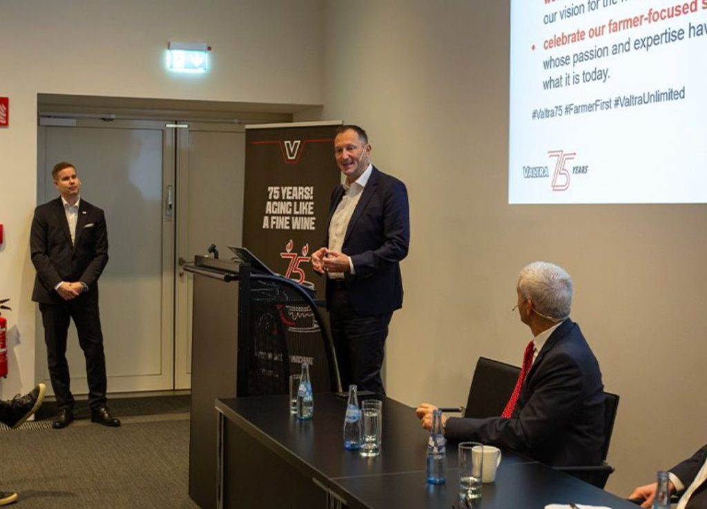 noticias maquinaria Valtra inaugura Agritechnica 2025 con innovaciones centradas en el agricultor