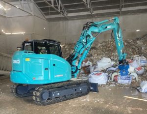 Aldimak entrega en Barcelona una Kobelco SK85MSR-7 Noticias Maquinaria