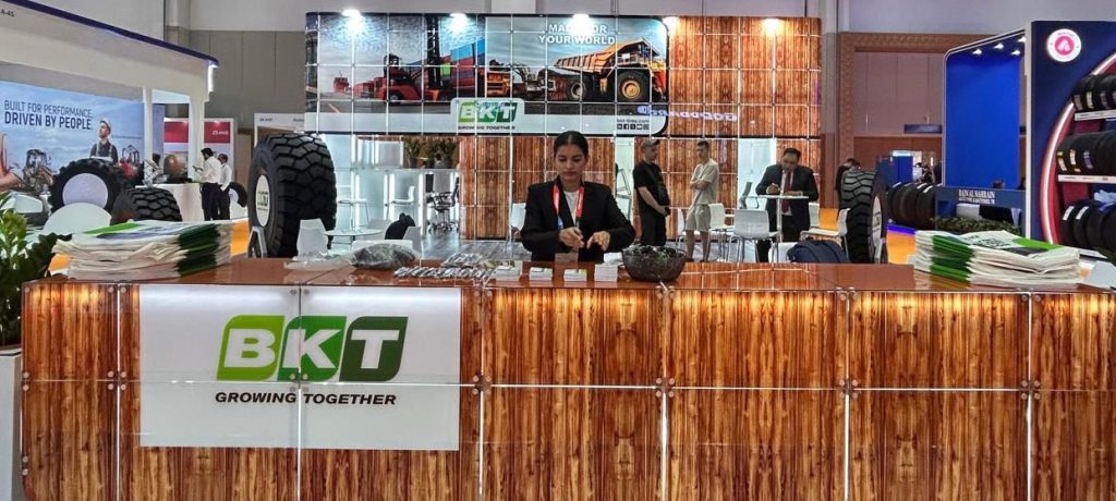 BKT Tires presenta sus últimas innovaciones en Automechanika Dubái 2025 Noticias Maquinaria