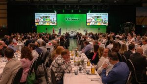 Empleados de Fendt celebran su servicio acumulado en 2025 Noticias Maquinaria