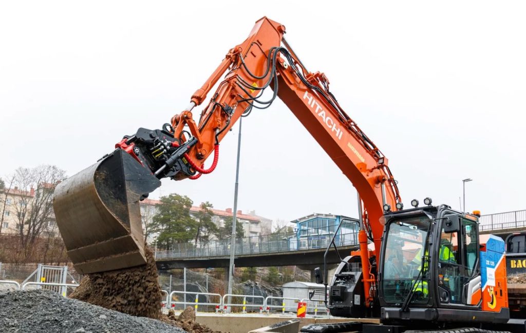 Hitachi anuncia la creación de LANDCROS Noticias Maquinaria