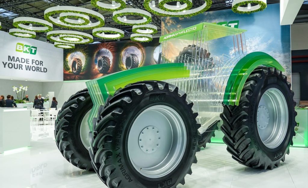 Innovación BKT en acción durante Agritechnica 2025 Noticias Maquinaria