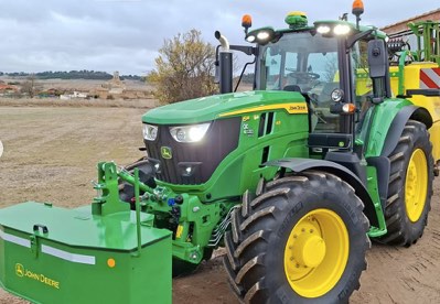 Agrícola Castellana entrega un tractor John Deere 6M 165 Noticias Maquinaria