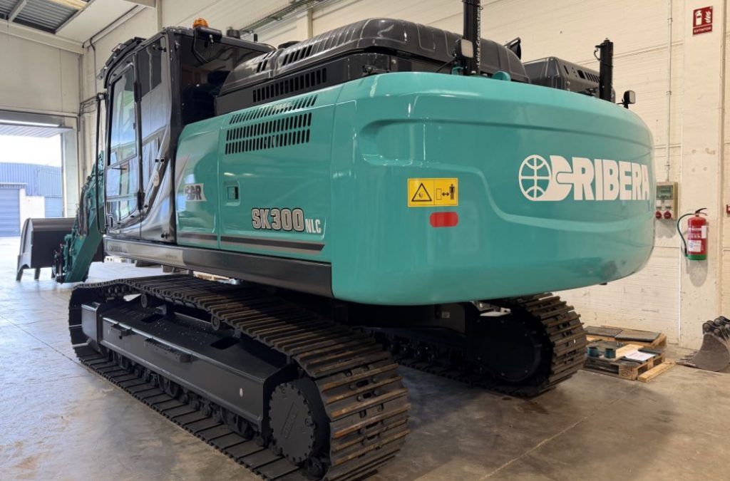 Aldimak arranca 2026 con la entrega de una excavadora Kobelco SK300NLC‑11E Noticias Maquinaria
