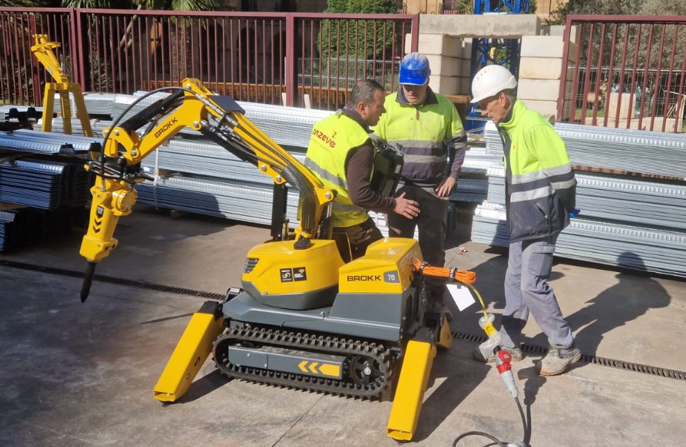 Anzeve celebra el 50 aniversario de Brokk noticias maquinaria