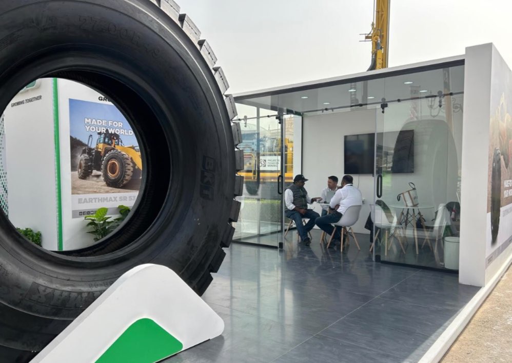 BKT Tires con sus neumaticos OTR en el Future Minerals Forum 2026 noticias maquinaria