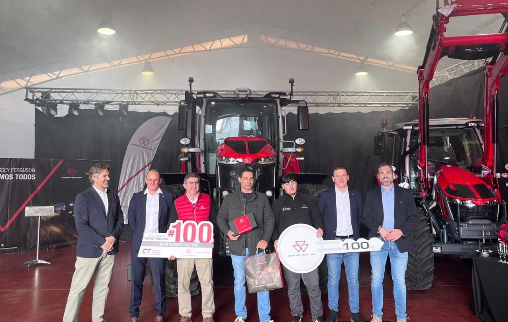 Centro Tractor concesionario Massey Ferguson entrega tractor 100 noticias maquinaria