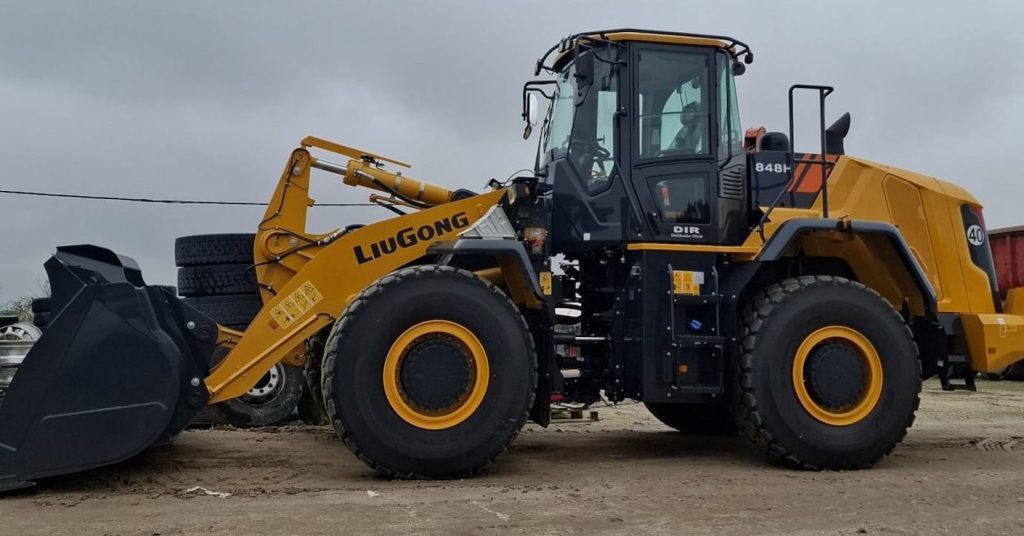 DIR LiuGong entrega una cargadora de ruedas LiuGong 848H en Madrid noticias maquinaria
