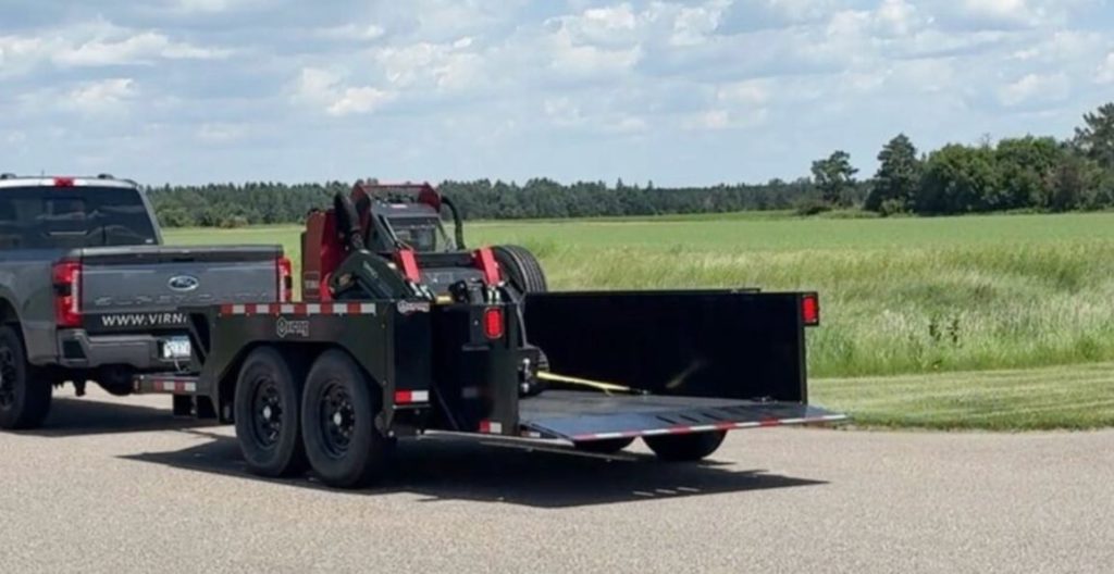Virnig presentará el Hydraulic Drop Deck Utility Trailer en Conexpo NoticIas Maquinaria