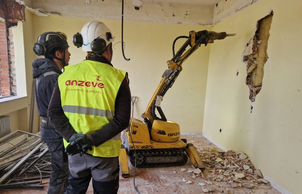 ANZEVE con Brokk, su best seller noticias maquinaria