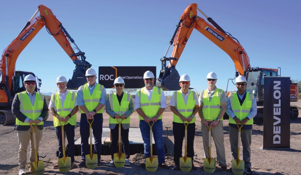 DEVELON inaugura su nuevo Centro de Entrenamiento y Pruebas en Arizona noticias maquinaria