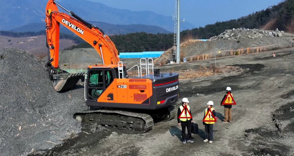 Develon lleva la seguridad en la obra a nuevos niveles noticias maquinaria